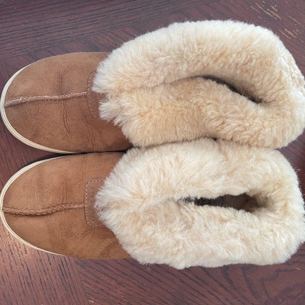 Ugg slip on shoes size 9